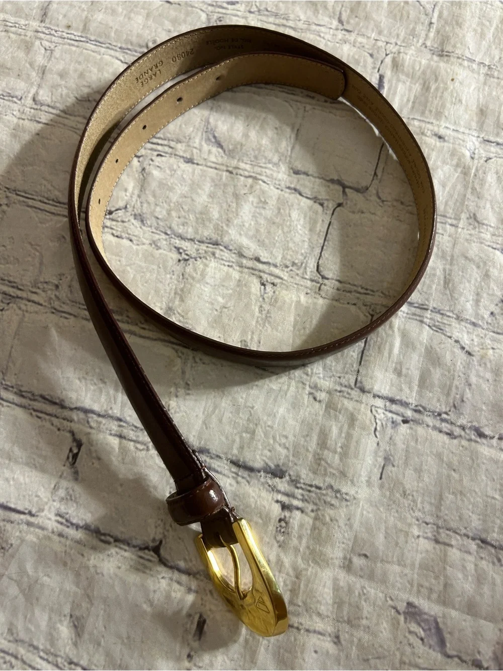 LIZ CLAIBORNE GENUINE BONDED LEATHER CHOCOLATE BROWN GOLD TONE BUCKLE BELT VTG L